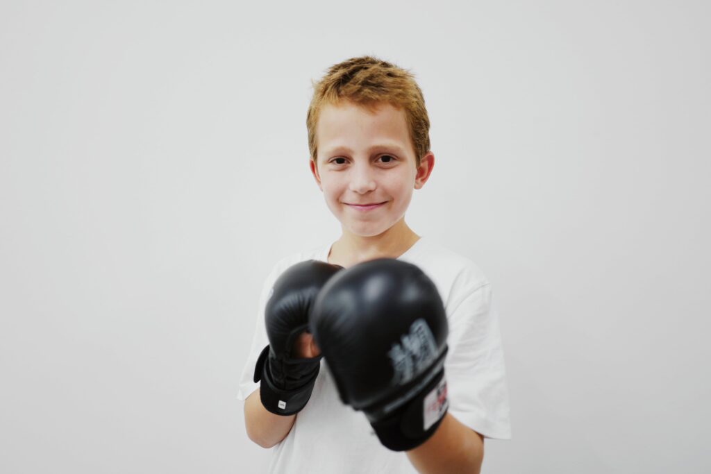 fengbao-kung-fu-schule-wien-kids-kinder-schueler-training-kinder-kung-fu-familien-boxen-boxing-gloves-boxhandschuhe-kampfsportzubehör